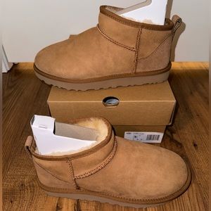 UGG | Classic Ultra Mini -women’s size 9